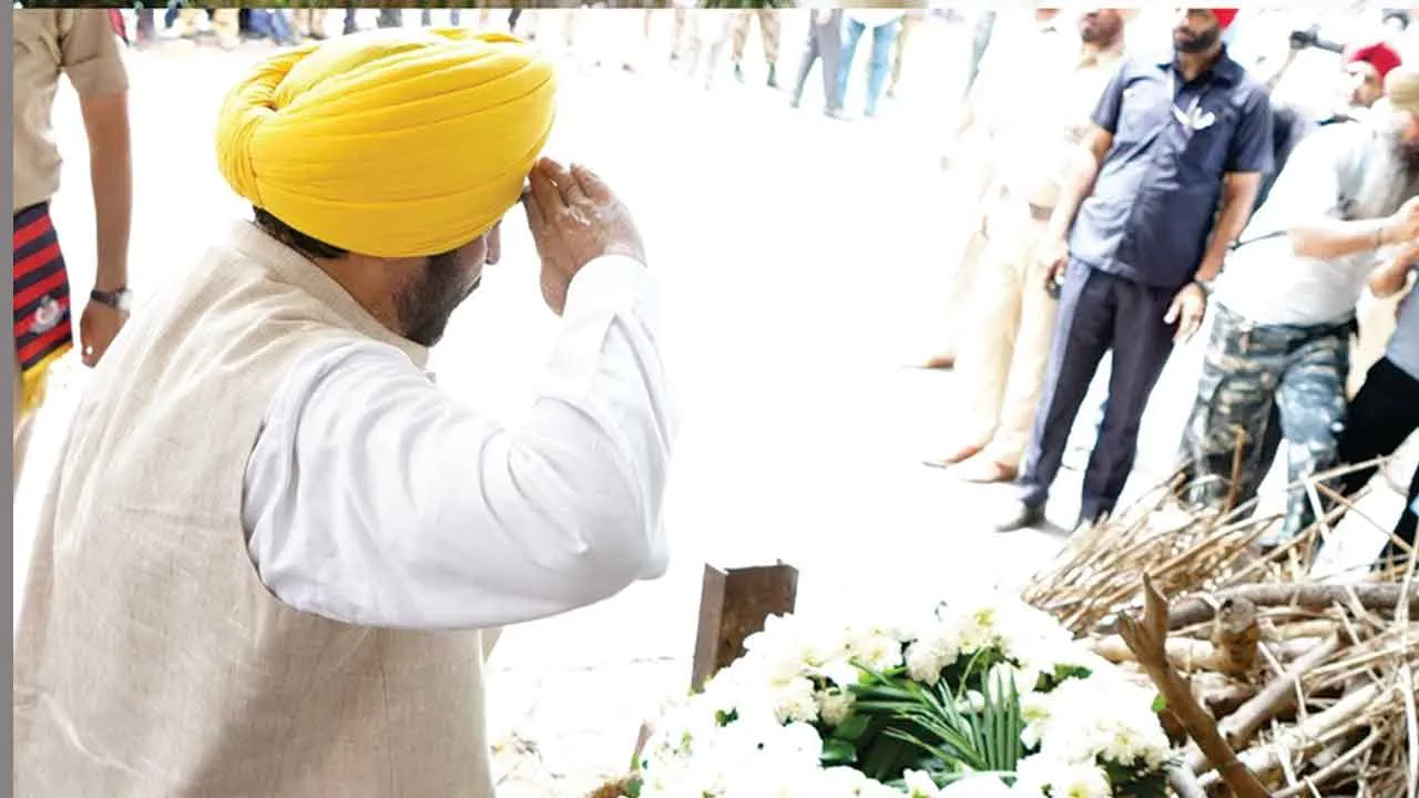 दुनिया के सबसे वृद्ध मैराथन धावक फौजा सिंह पंचतत्व में हुए विलीन