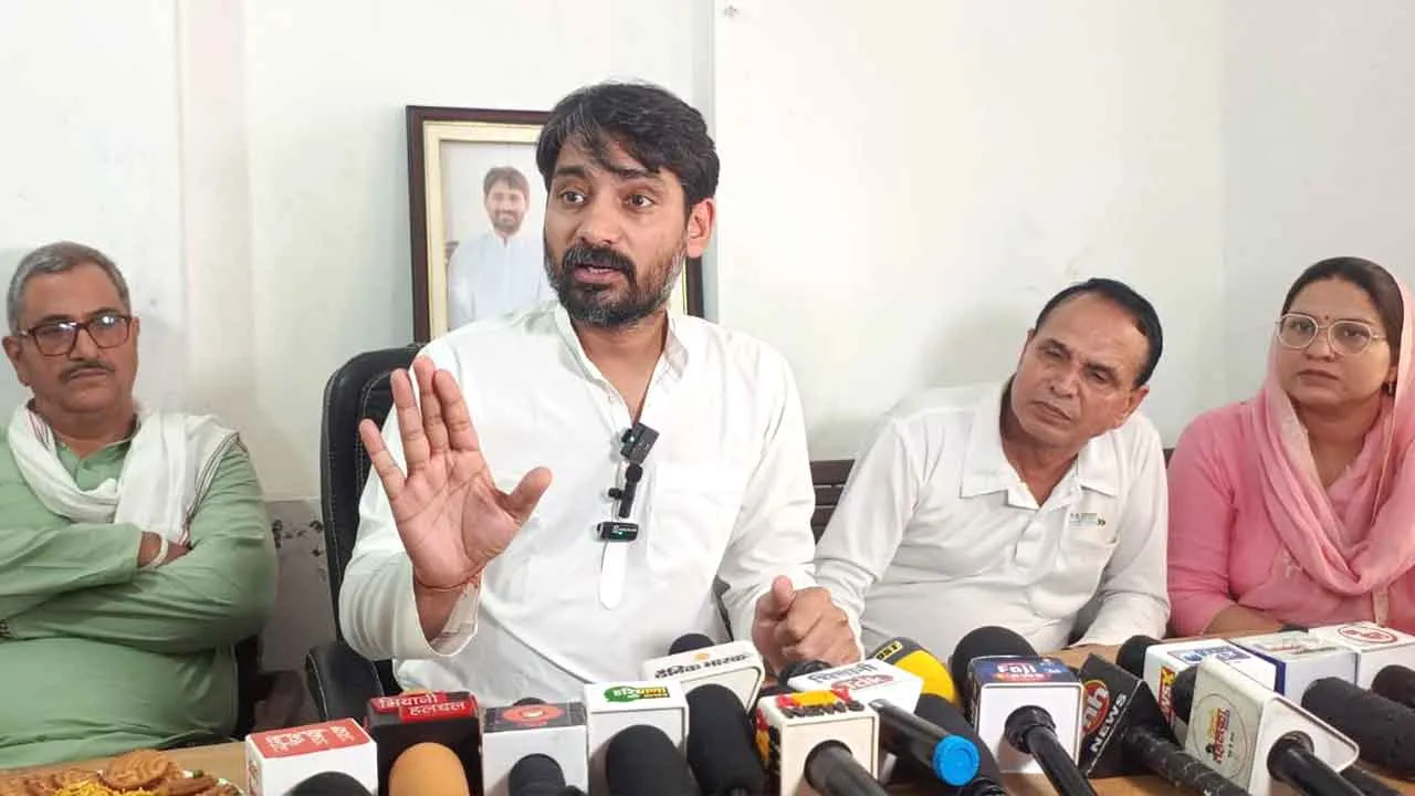 कांग्रेस के राष्ट्रीय सचिव प्रदीप नरवाल ने कहा: एक माह के भीतर कांग्रेस के जिला अध्यक्षों व अन्य कार्यकारिणी की हो जाएगी घोषणा