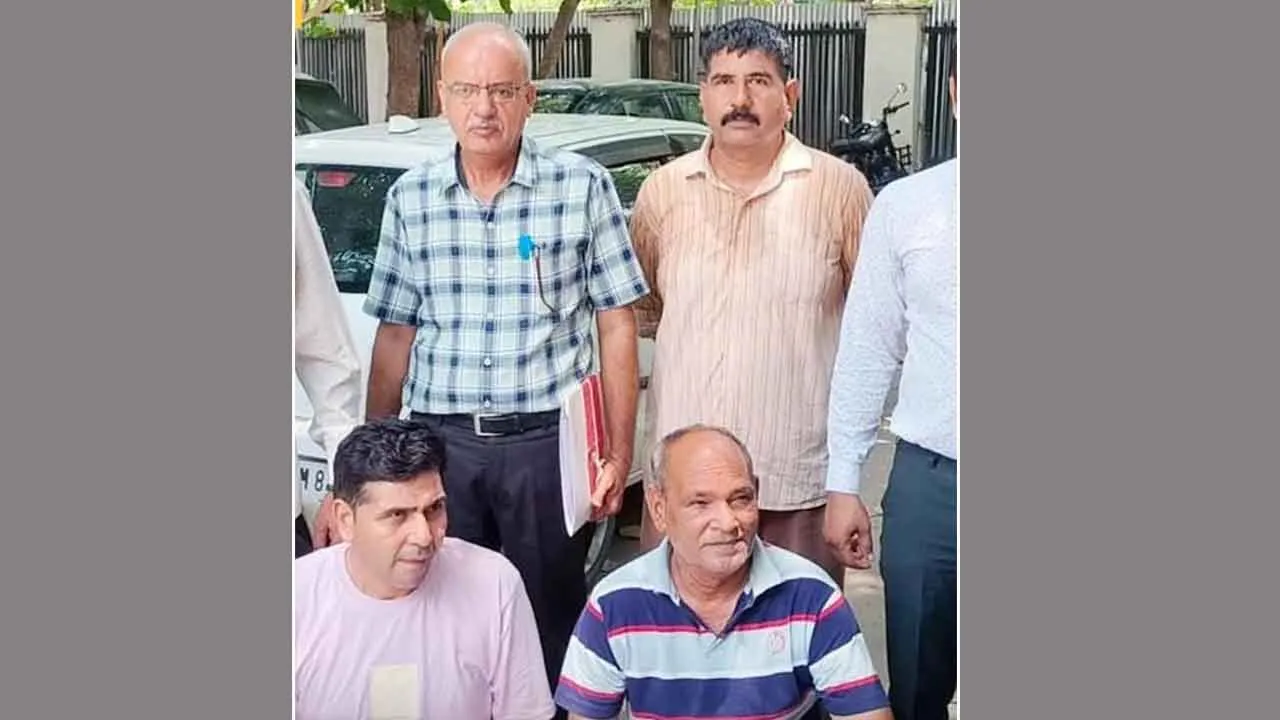 करोड़ों के घोटाले में संलिप्त रजिस्ट्री क्लर्क व नंबरदार को एंटी करप्शन ब्यूरो ने तीन साल बाद किया गिरफ्तार