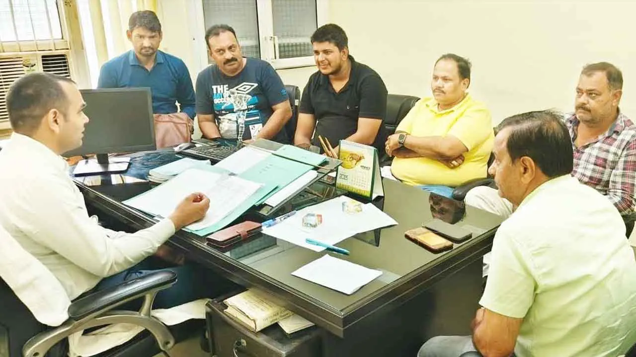 उर्वरकों की कालाबाजारी व जमाखोरी पर होगी सख्त कार्रवाई: अमित कुमार 