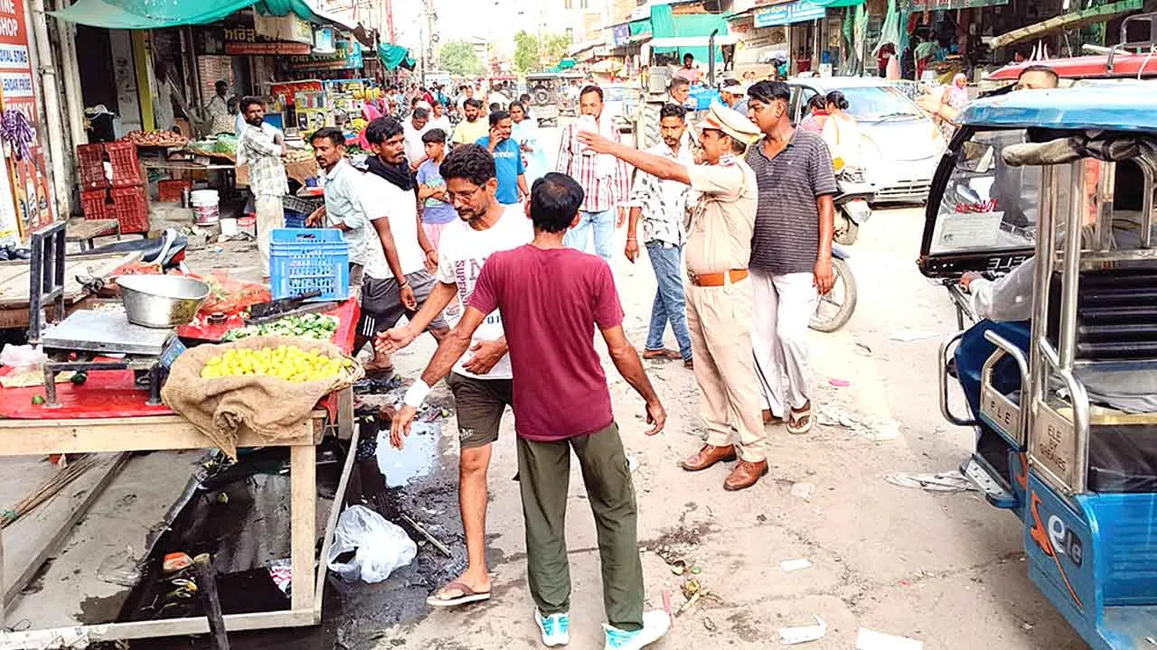 गिद्दड़बाहा में नगर कौंसिल व पुलिस की सांझी कार्रवाई, बाजारों से हटवाया अतिक्रमण