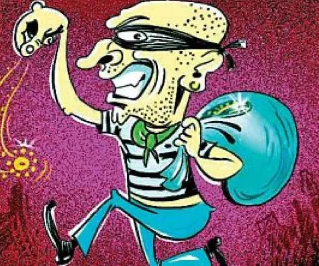 Gold stolen: परिवार के सदस्य सोते रहे, चोरों ने सोने-चांदी के जेवरात व नकदी पर किया हाथ साफ