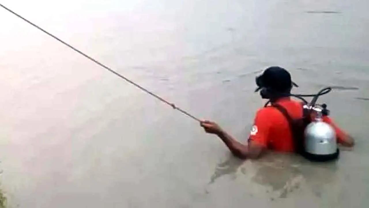 नहर में नहाने गया युवक डूबा, तलाश कर रहे हैं गोताखोर