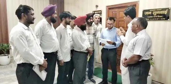 अधर में लटके सड़क निर्माण कार्य से आवागमन बाधित
