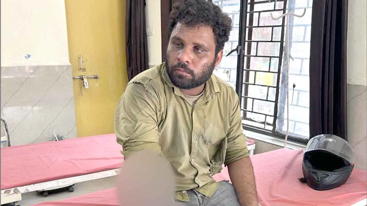 नेशनल हाइवे पर मजदूर की बाइक फिसली, घायल