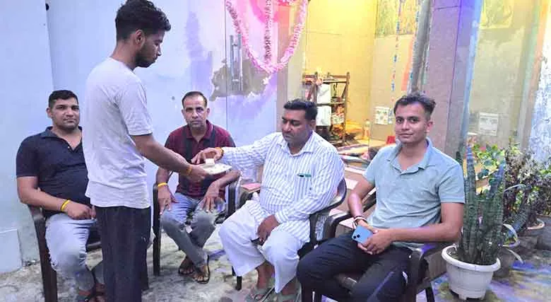 पूर्व कैबिनेट मंत्री सुरेश राणा व सदर विधायक प्रसन्न चौधरी का मनाया जन्मदिन