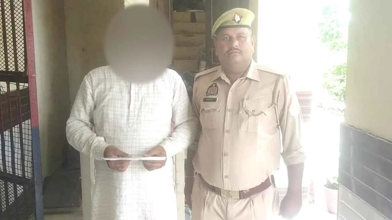जिलाबदर आरोपी गिरफ्तार, छुरा बरामद