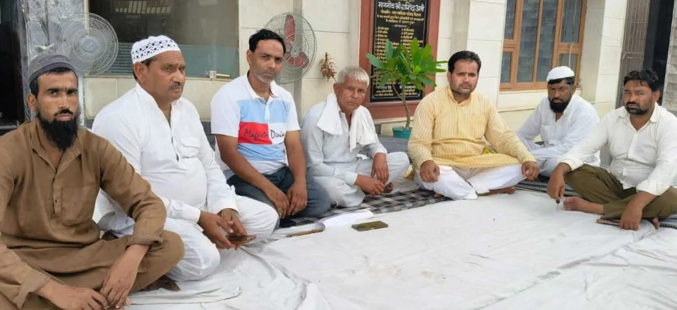 नपा चेयरमैन के खिलाफ चौथे दिन भी धरने पर डटे सभासद