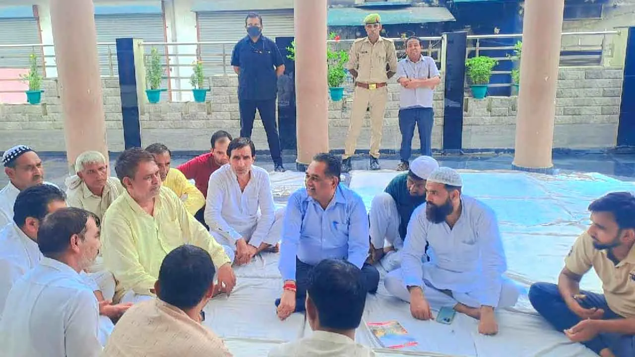 भूख हड़ताल में बदला सभासदों का धरना-प्रदर्शन