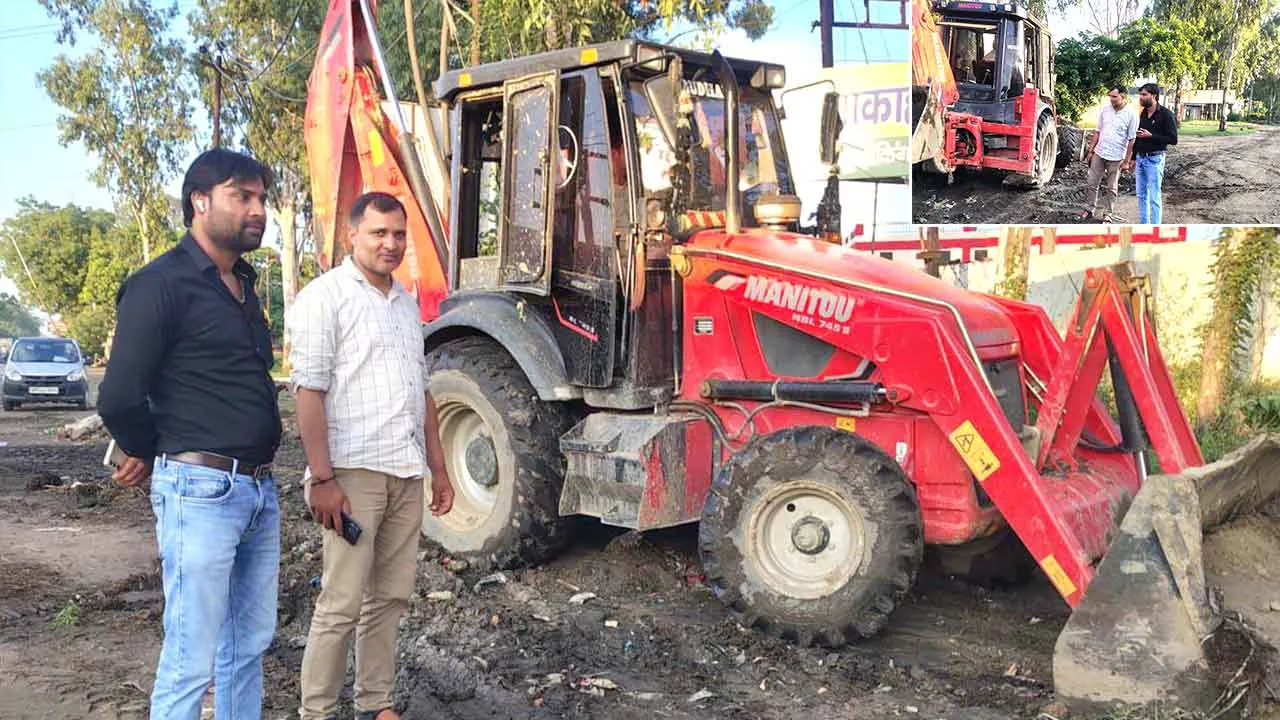 Cleanliness Campaign: ब्लॉक प्रशासन ने कांवड़ मार्ग पर चलाया सफाई अभियान