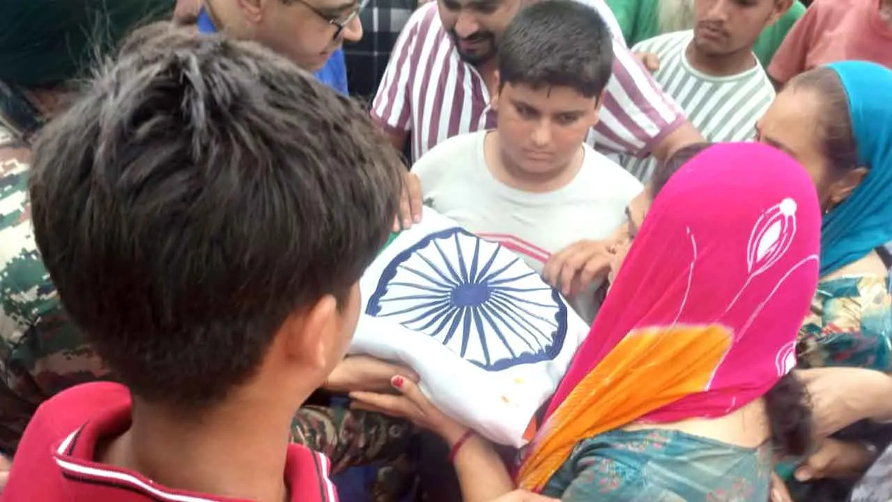 शहीद जवान संजय सिंह सैनी राजकीय सम्मान के साथ पंचतत्व में विलीन