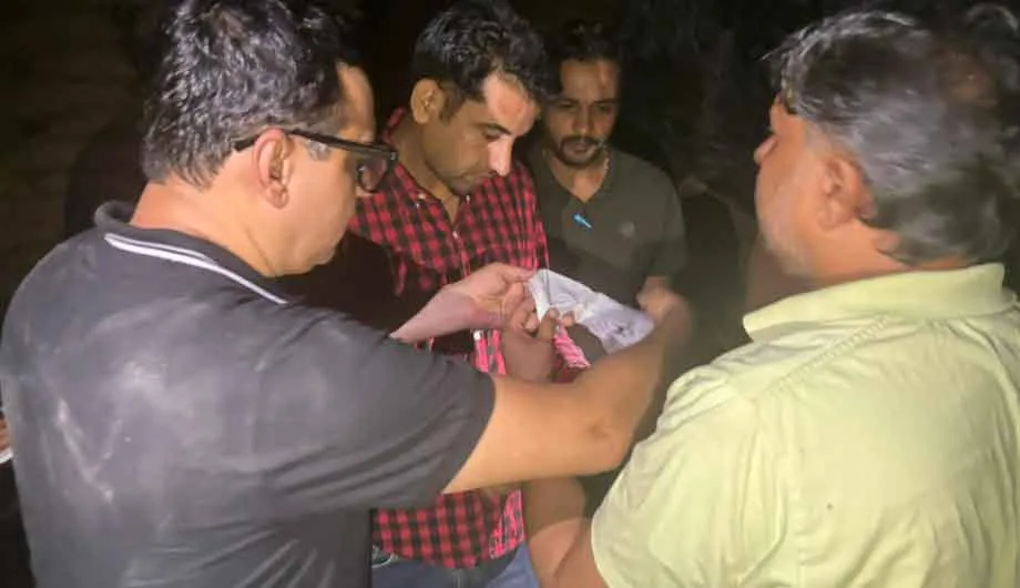 एसडीएम ने किया गोदाम का निरीक्षण, 10 हजार कट्टो का स्टॉक मिला अनकवर्ड, भरवाए सैंपल