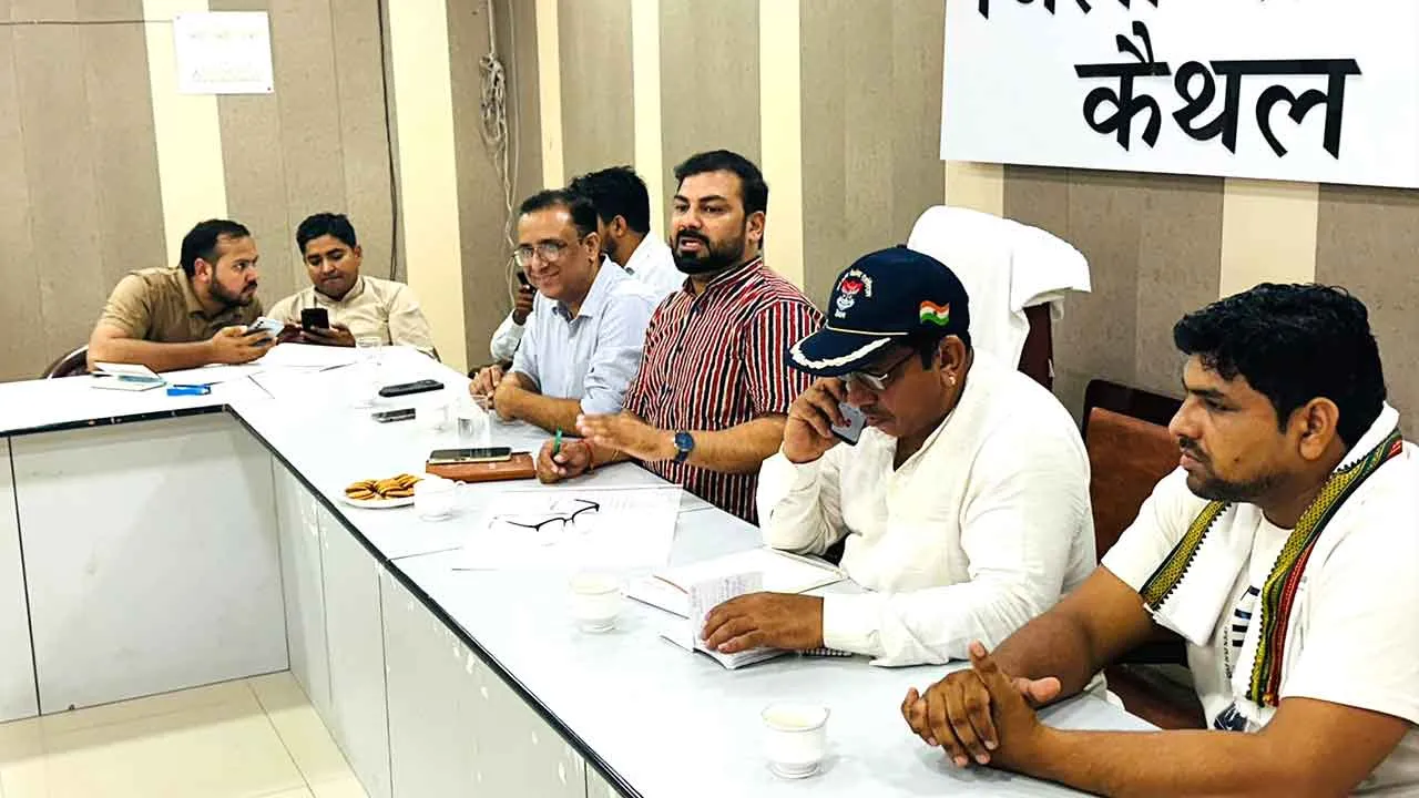 बिजली-पानी की समस्याओं के समाधान को लेकर जिला परिषद में हुई समीक्षा बैठक, एक हफ्ते में निपटेंगे वार्ड स्तर के काम