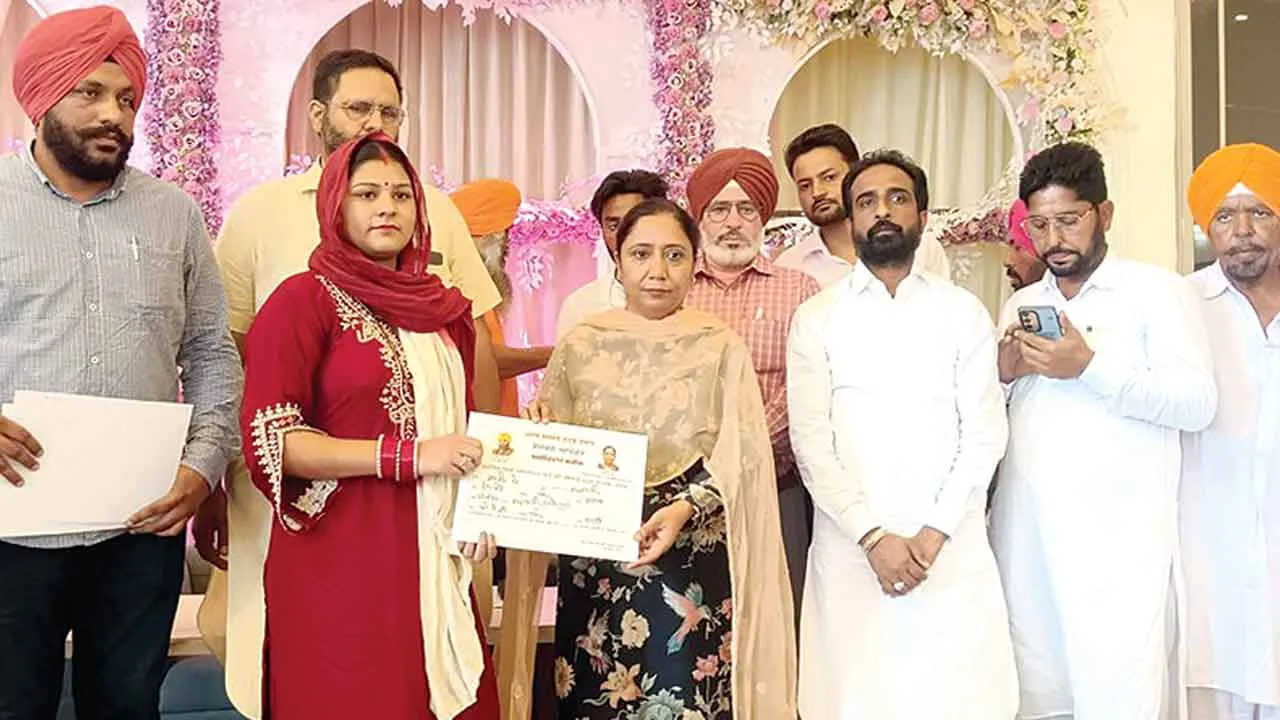 कैबिनेट मंत्री डॉ. कौर ने 500 परिवारों को सौंपे 8.72 करोड़ रूपये की कर्ज माफी के सर्टीफिकेट