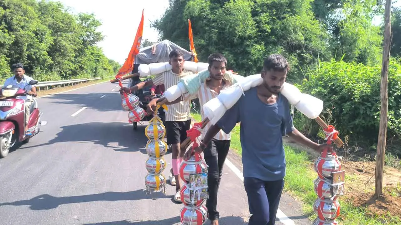 दूरदराज़ से शिवभक्तों का आगमन शुरू, गंगनहर कांवड़ पटरी मार्ग पर गूंजने लगे ‘बोल बम’ के जयकारे