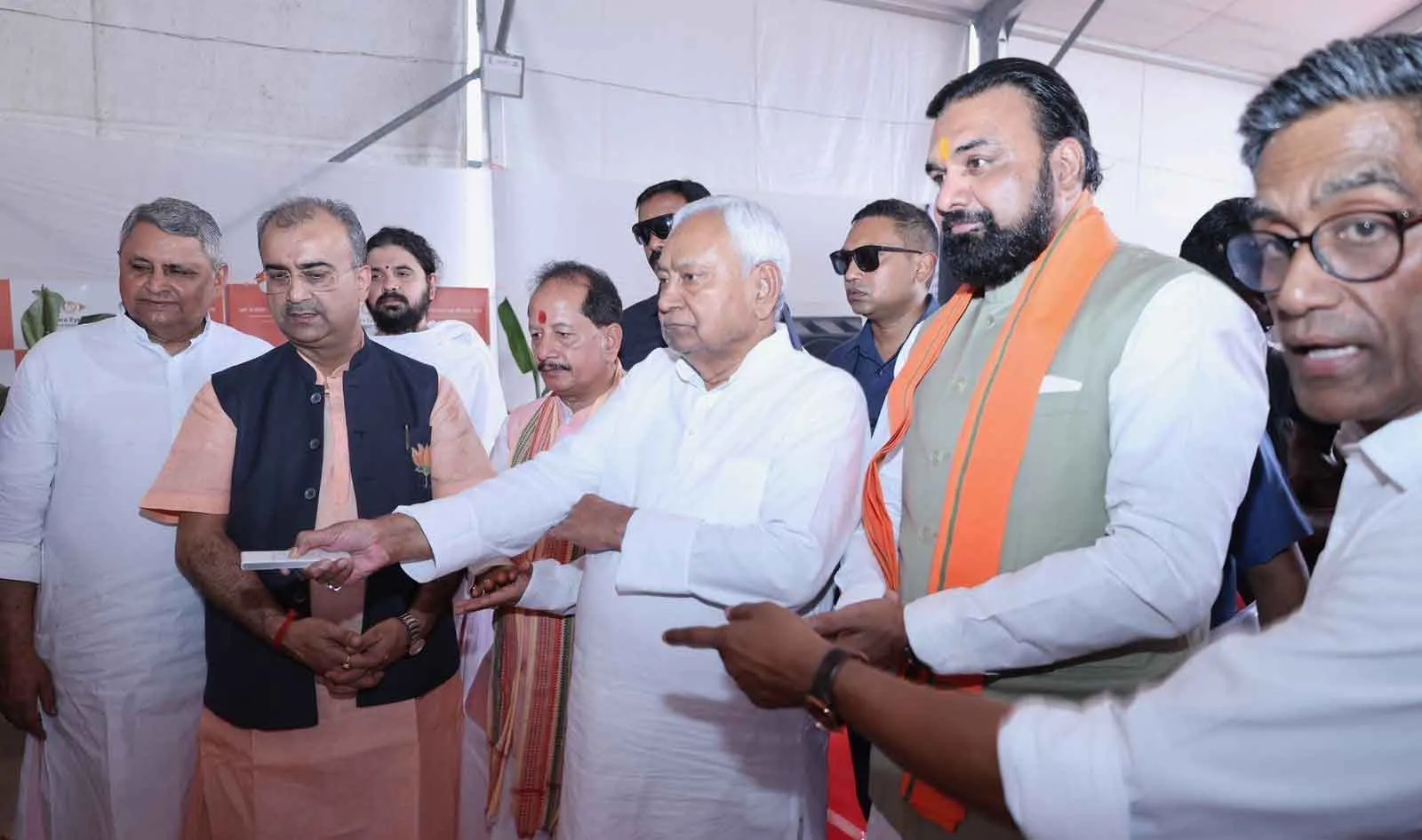 Bihar Rojgar News: बिहार के शिक्षकों व महिलाओं के लिए खुशखबरी! सीएम नीतीश कुमार ने दिए ये निर्देश