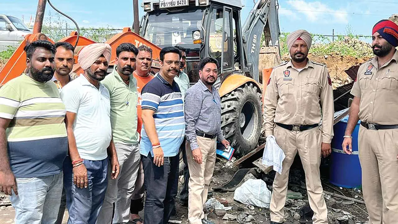 नगर निगम पटियाला ने प्रशासन के सहयोग से की बड़ी कार्रवाई, सरकारी जमीन से छुड़वाया अवैध कब्जा