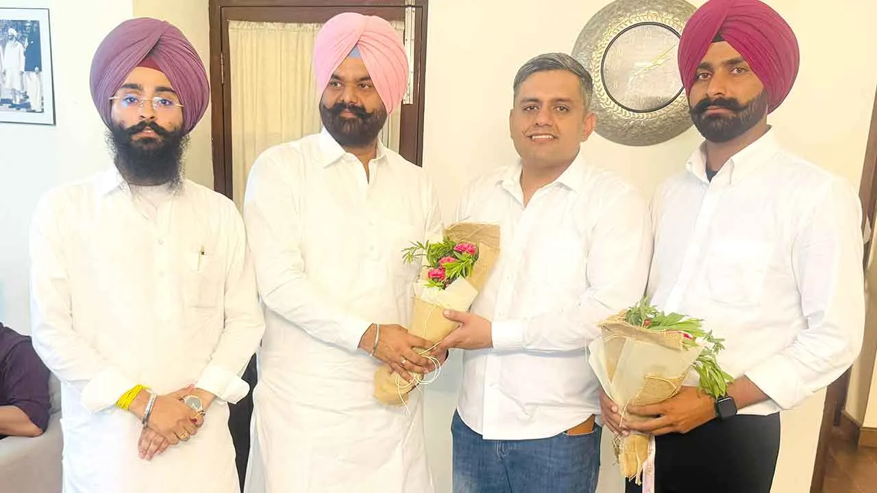 हरियाणा युवा कांग्रेस के नए प्रदेश अध्यक्ष निशित कटारिया को सतनाम सिंह विर्क ने दी बधाई, बोले– युवाओं में जोश और विचारधारा का नया संचार होगा