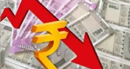 Rupee Fall: रुपये की गिरावट, किसके लिए दर्द, किसके लिए मरहम?