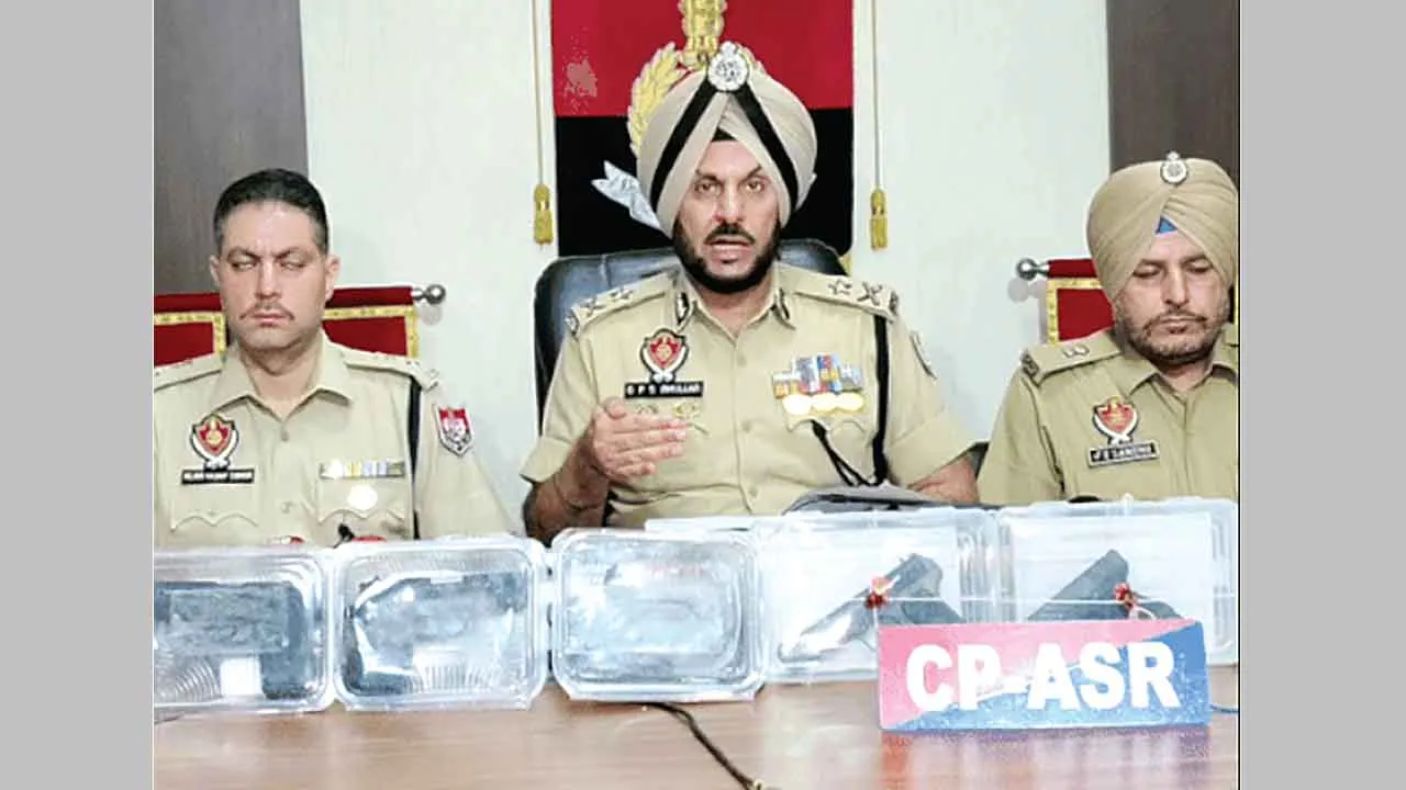 हथियार तस्करी रैकेट का भंडाफोड़, 5 ग्लॉक पिस्तौल सहित एक गिरफ्तार