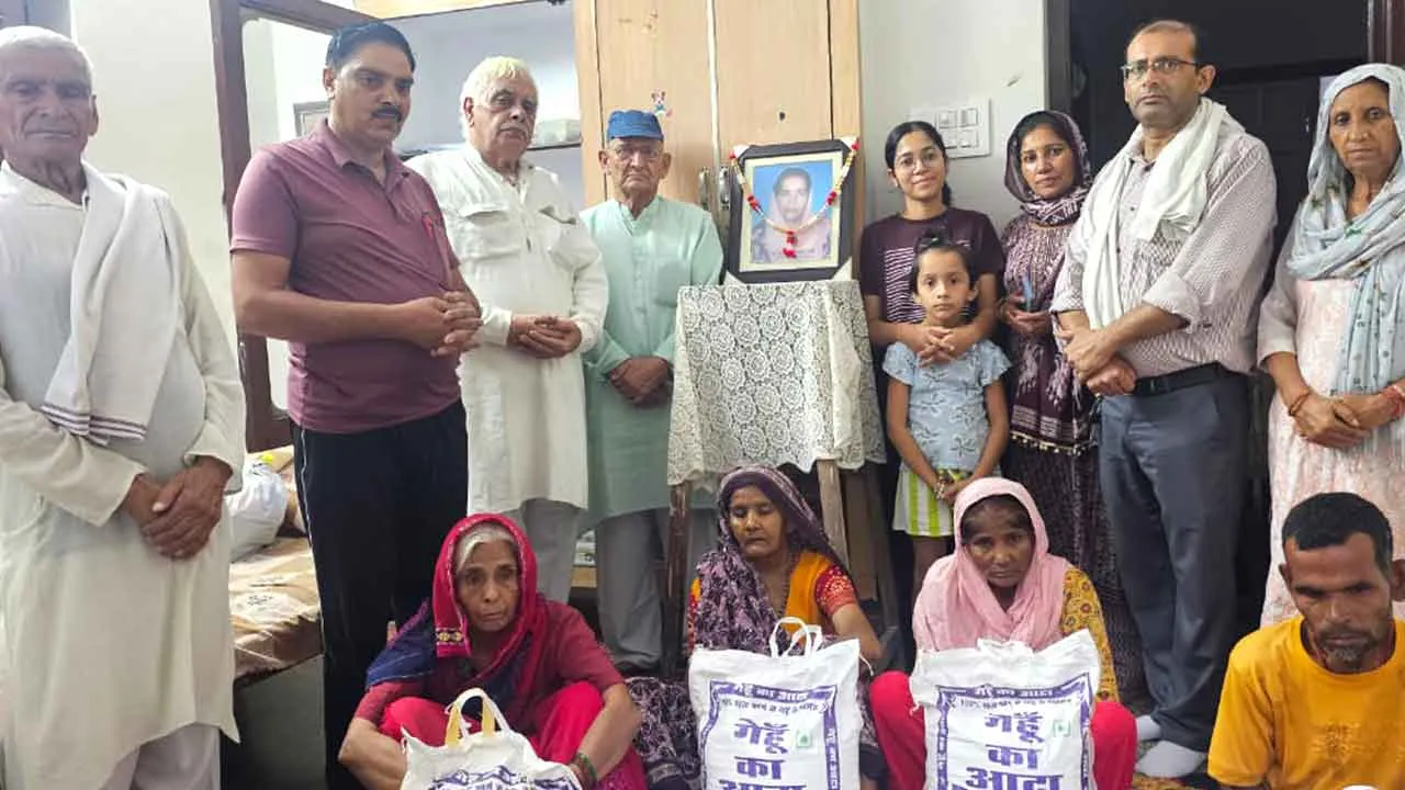 माता विमला इन्सां की पुण्यतिथि पर 7 जरूरतमंद परिवारों को दिया राशन