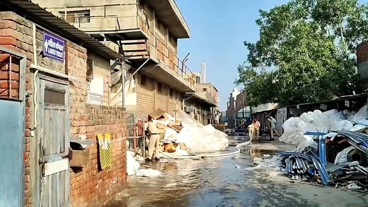 भिवानी की सबसे बड़ी जीबीटीएल कपड़ा मिल में लगी आग