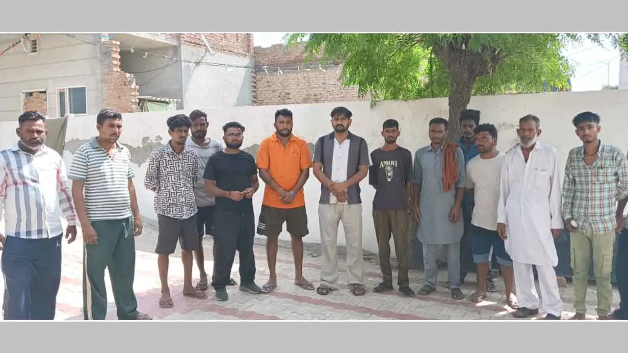 सरपंच के घर पर हमला, सीसीटीवी में कैद हुई वारदात, पुलिस जांच में जुटी