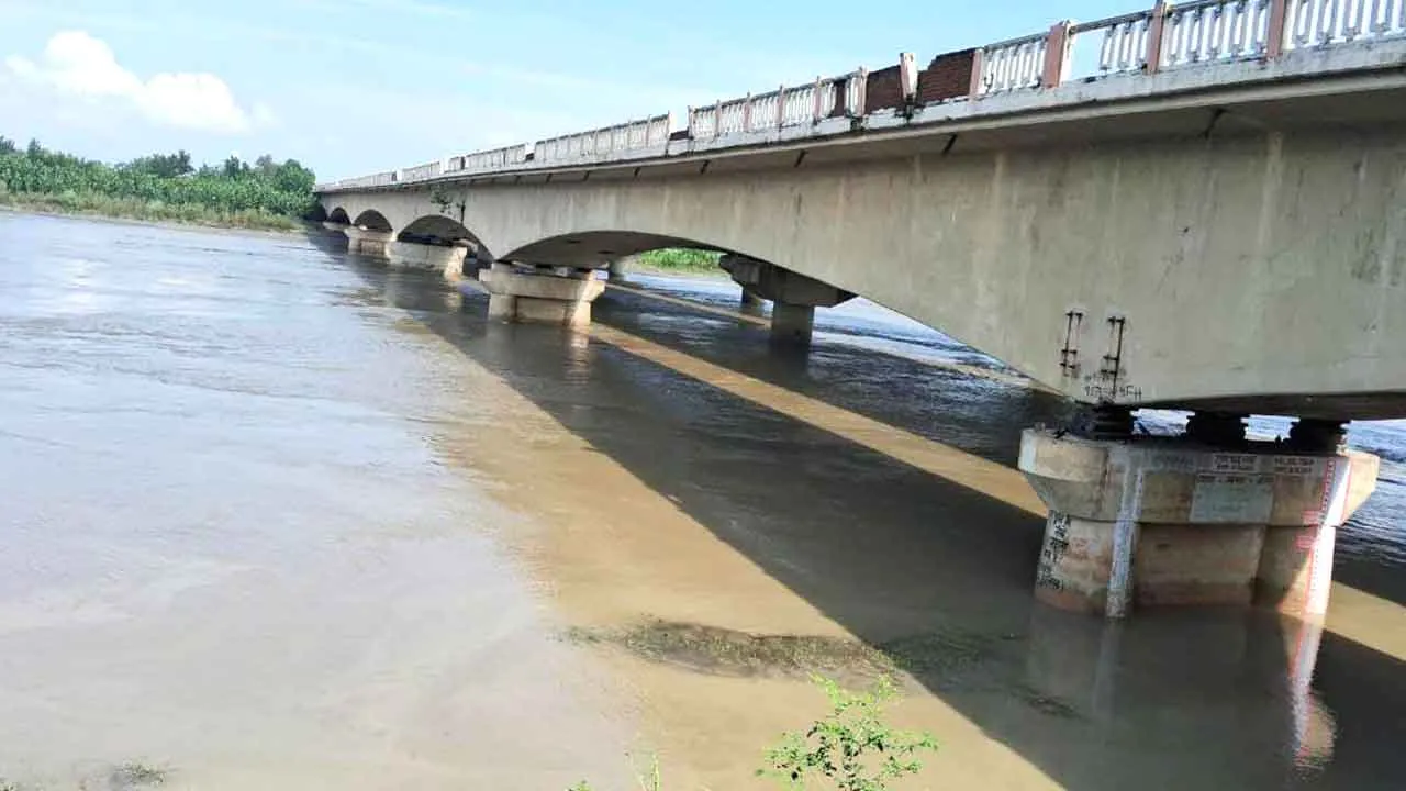 Yamuna Water Level: चेतावनी बिंदु के करीब पहुंचकर नीचे आया यमुना का बहाव