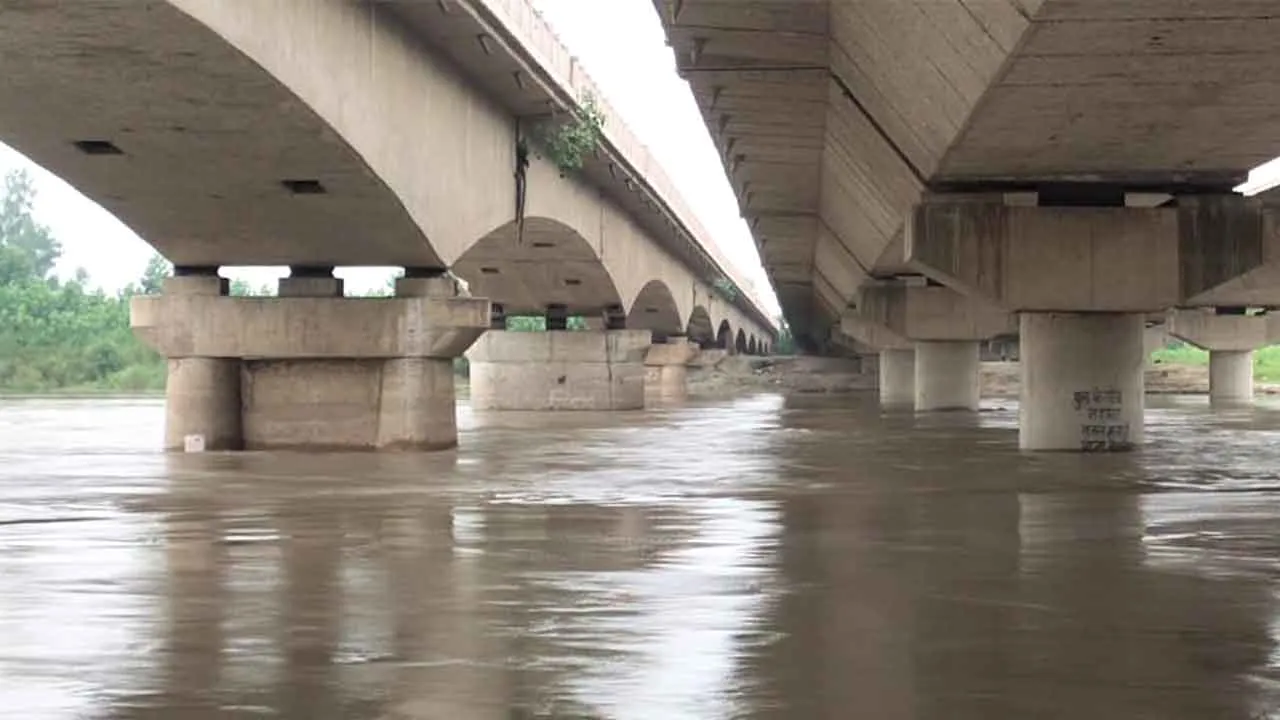 Yamuna Water Level: यमुना में प्रवाहित किया गया 26,756 क्यूसेक पानी