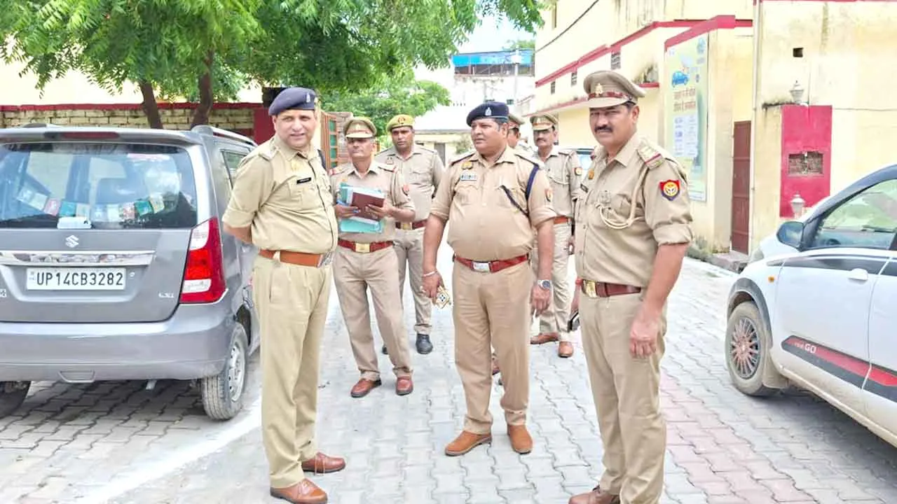 कैराना कोतवाली के अर्धवार्षिक निरीक्षण पर पहुंचे एएसपी