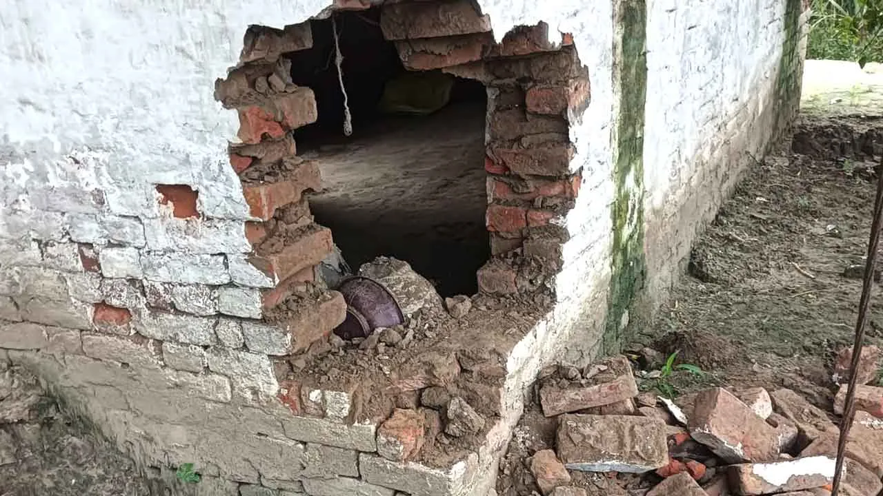 Theft: कण्डेला व शेखूपुरा के जंगल में ट्यूबवेलों पर अज्ञात चोरों का धावा