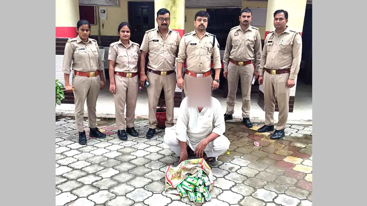 बीनड़ा में परचून की दुकान पर बिक रही थी अवैध शराब, आरोपी दबोचा