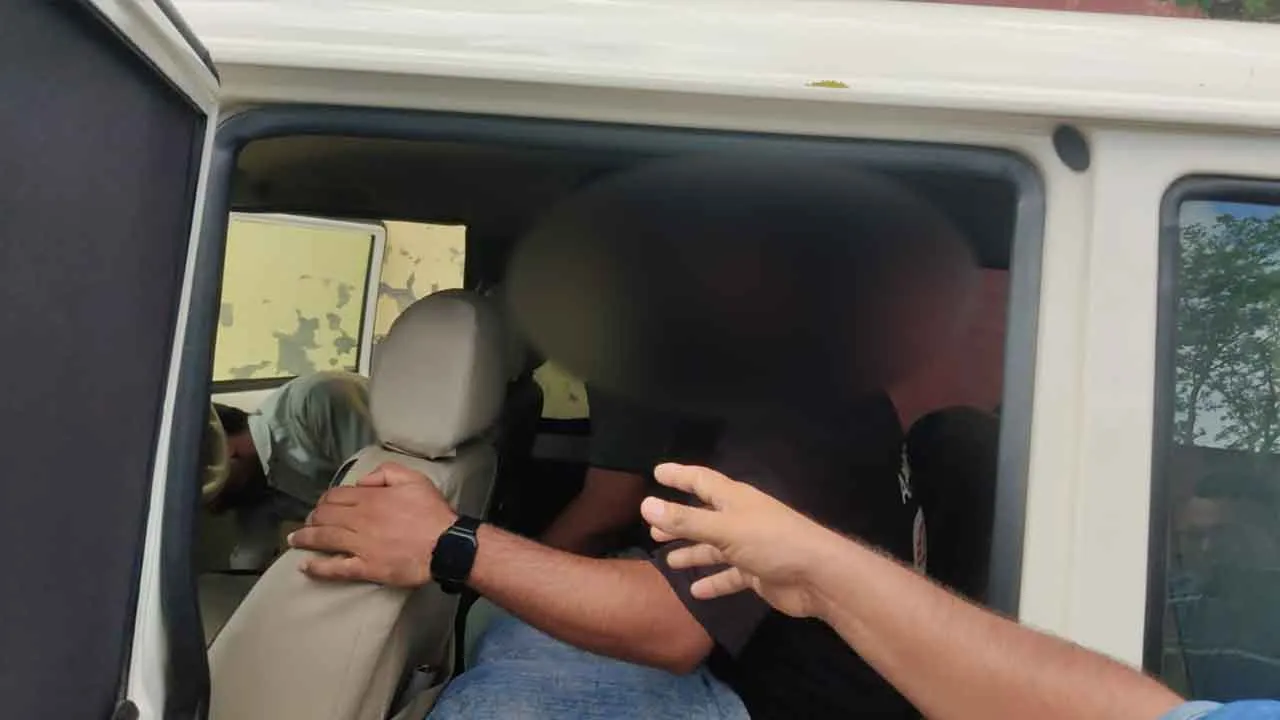 एसीबी की रेड, रिश्वत लेते पकड़ा बिजली विभाग का क्लर्क, आरोपी से 4,400 रुपए बरामद