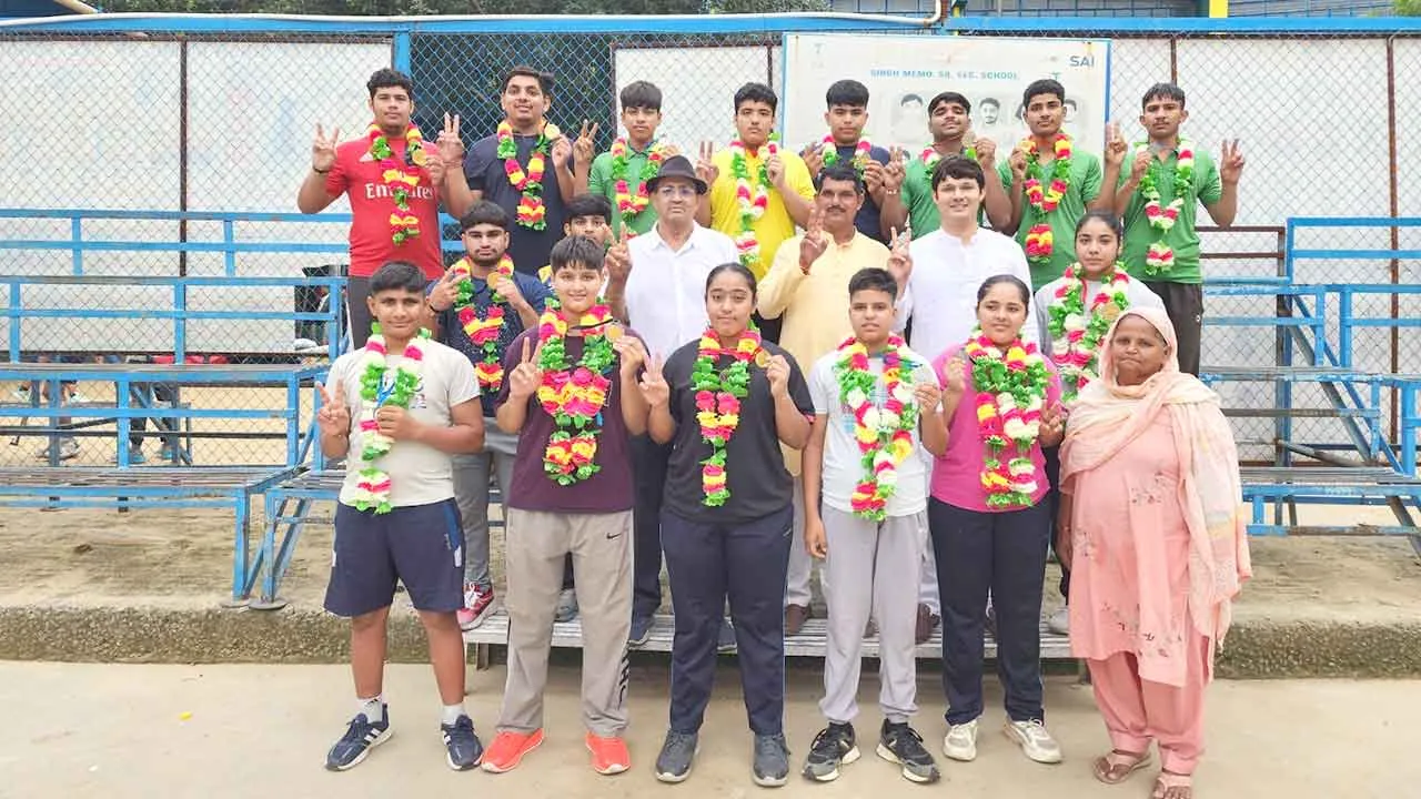 जिला वेटलिफ्टिंग चैम्पियनशिप में प्रताप स्कूल के खिलाड़ियों ने जीते 16 पदक