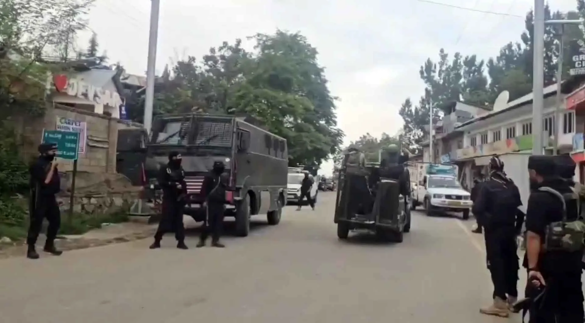 Kulgam Encounter: कुलगाम में मुठभेड़ तीसरे दिन भी जारी, आतंकियों के खिलाफ अभियान में अब तक तीन आतंकी ढेर