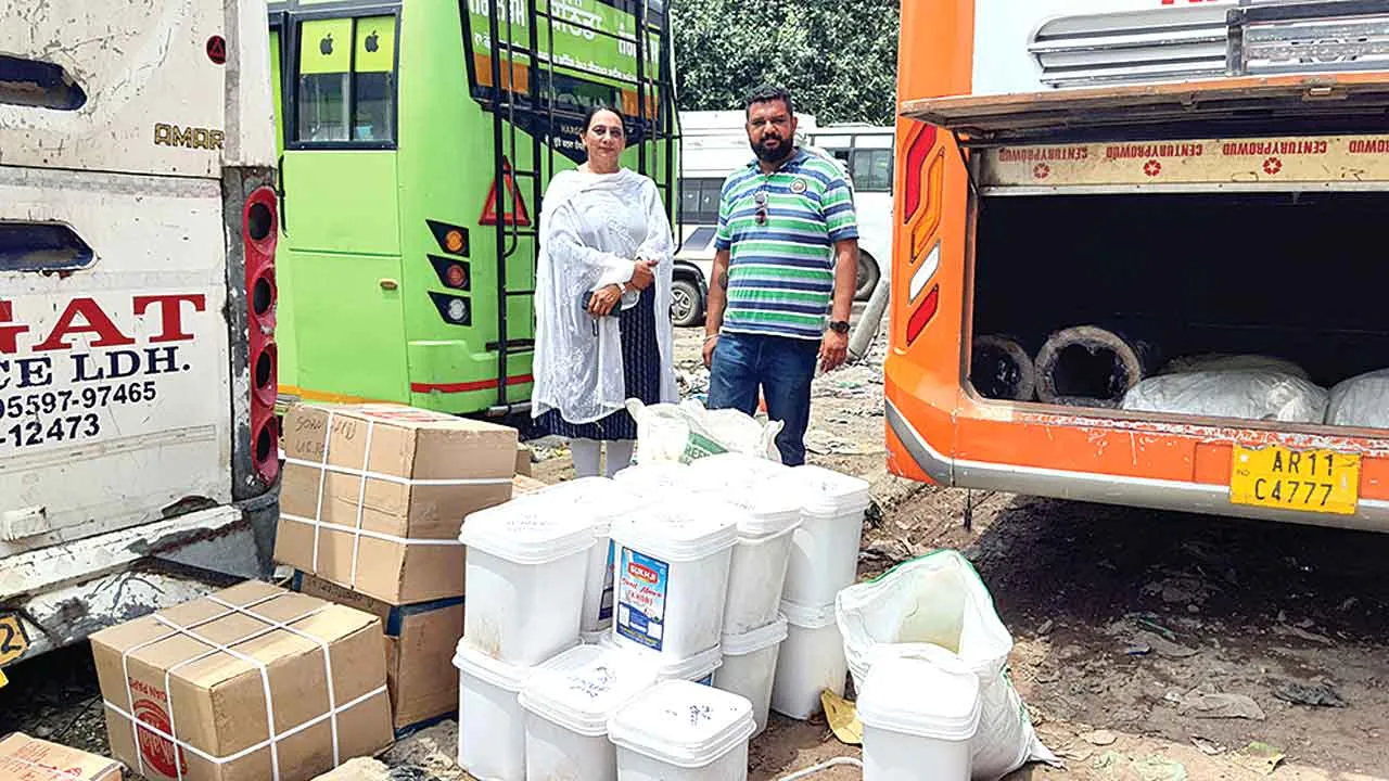 स्वास्थ्य विभाग ने सैंकड़ों किलो खोया, सोन पापड़ी व रसगुल्ले किए जब्त