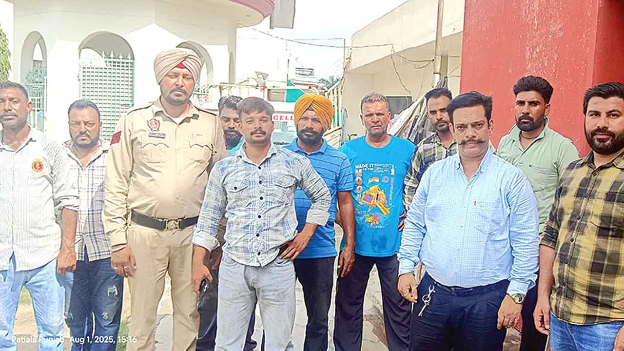 चरण बाग पटियाला के पार्क से हटाया अवैध कब्जा