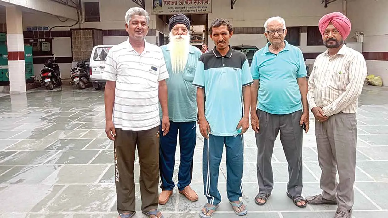 संगरूर के डेरा श्रद्धालुओं ने की मंदबुद्धि व्यक्ति की संभाल