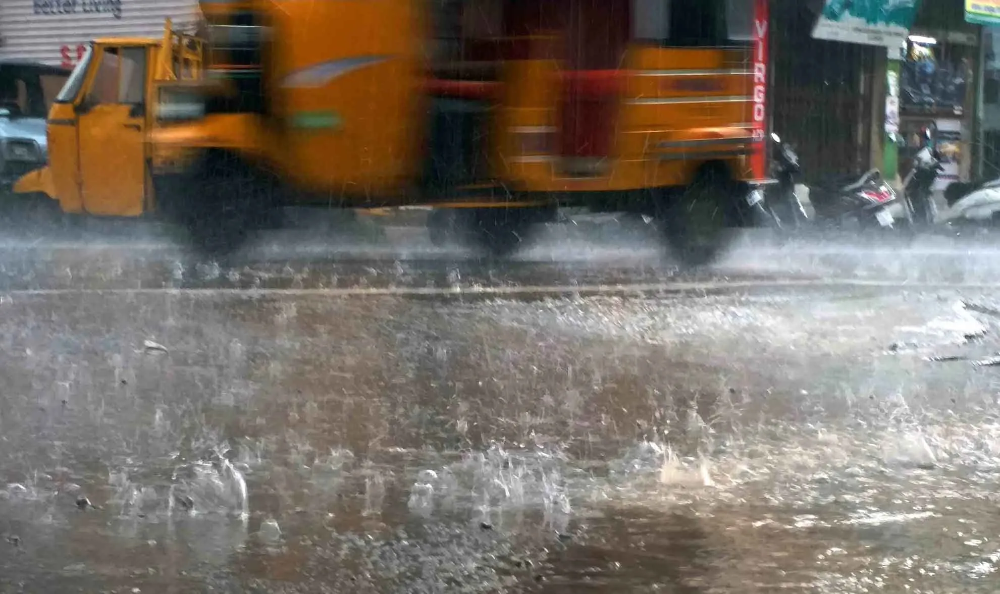 Telangana Weather: तेलंगाना के कामारेड्डी और मेडक प्राकृतिक आपदा से बेहाल, मचा हाहाकार, 50 सालों का टूटा रिकॉर्ड