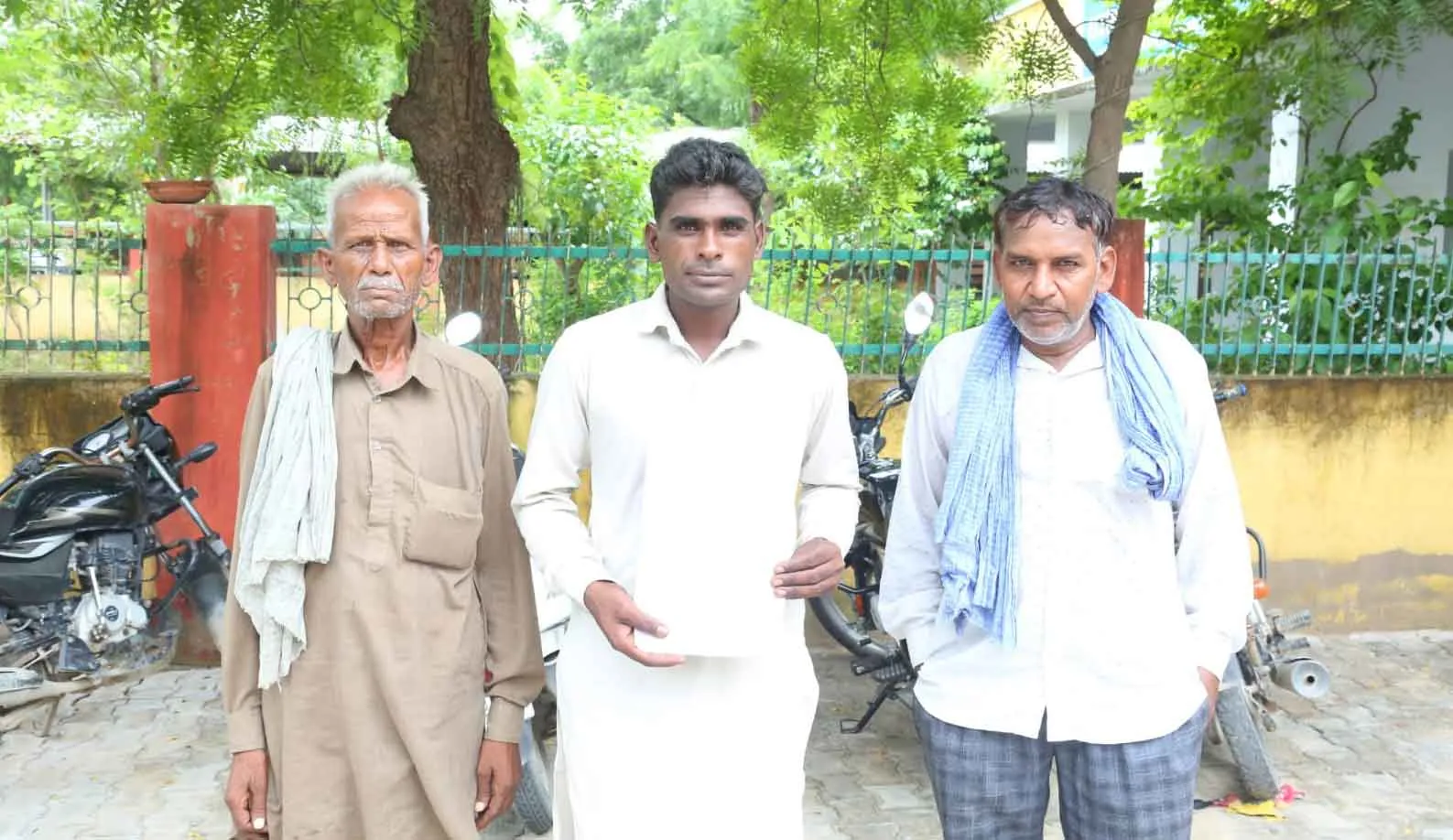 फर्जी-कूटरचित दस्तावेजों के आधार पर जमीन हड़पने का आरोप