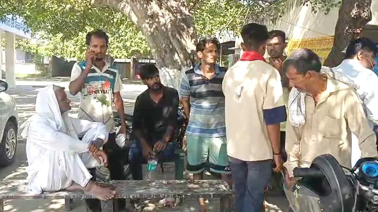 Bhiwani Crime: कितलाना में साउंड सिस्टम बजने को लेकर दो पक्षों में विवाद, व्यक्ति की हत्या