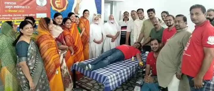 Blood Donation Camp: युवाओं ने उत्साह के साथ किया रक्तदान