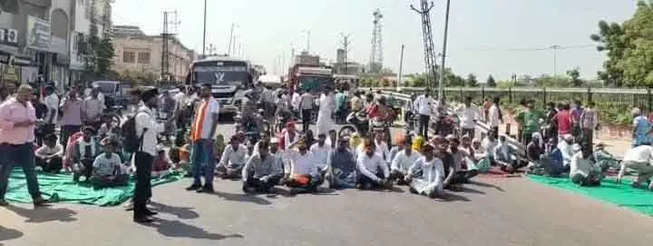 Hanumangarh: लापता युवती का सुराग नहीं, सर्व हिन्दू समाज ने किया चक्का जाम, पुलिस पर कार्रवाई न करने के आरोप