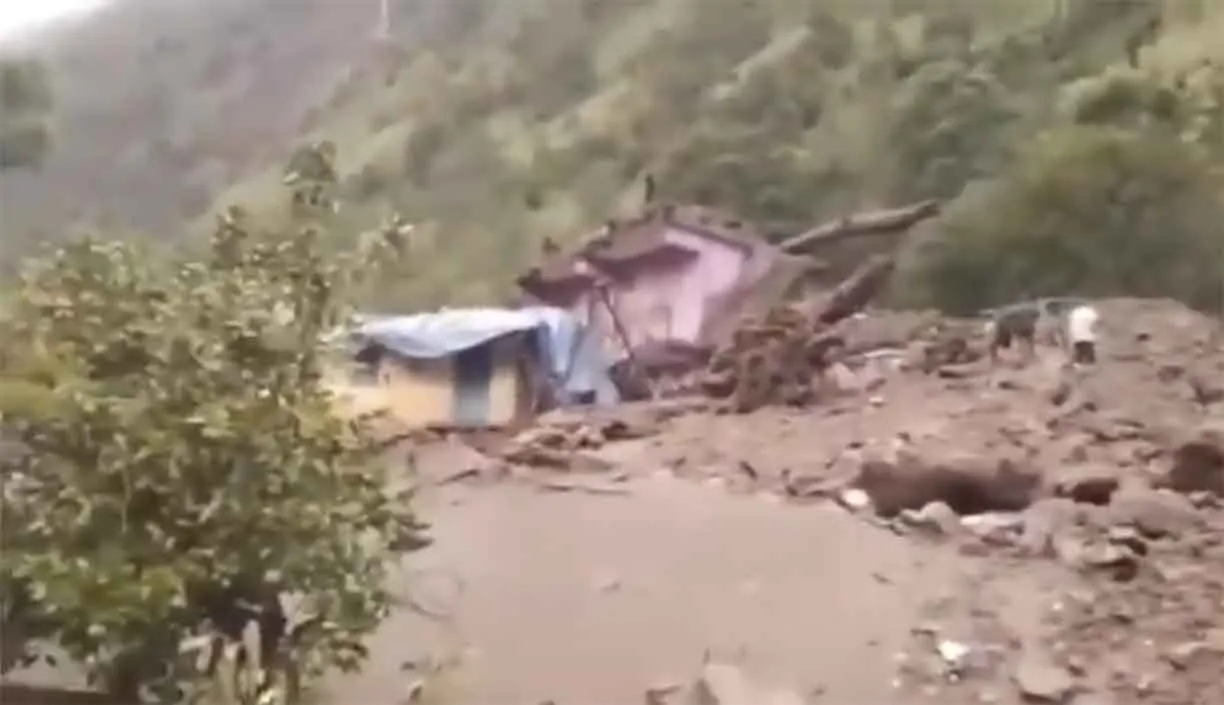Uttarakhand Rain Red Alert: उत्तराखंड के चमोली में बादल फटने से हुआ बड़ा नुकसान, छह घर बह गए, 5 लोग लापता