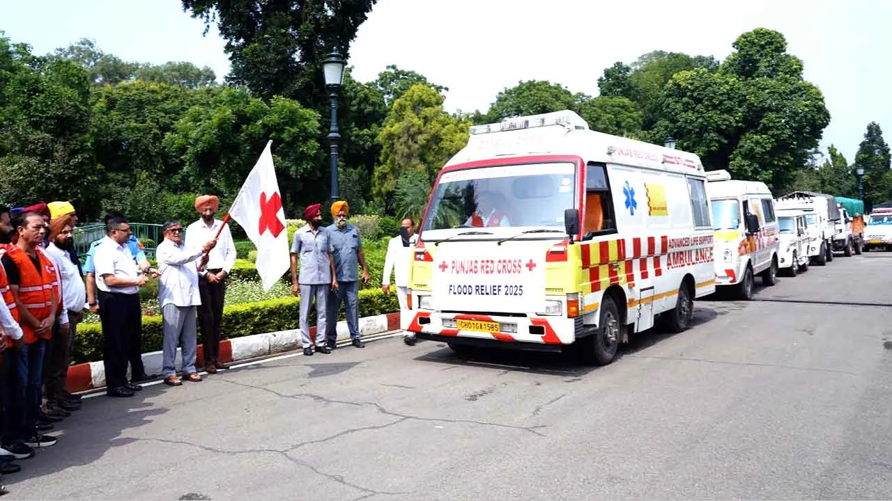 Punjab: राज्यपाल ने 50 फॉगिंग मशीनों को हरी झंडी दिखाई