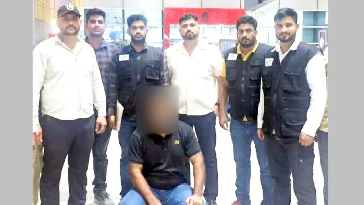 मोस्ट वांटेड गैंगस्टर को कंबोडिया से पकड़कर लायी गुरुग्राम पुलिस