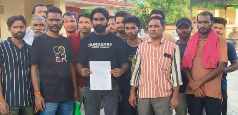 पिता-पुत्र पर सफाईकर्मियों से मारपीट का आरोप