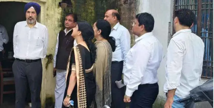 जनपद न्यायाधीश ने विभिन्न न्यायालयों का किया निरीक्षण