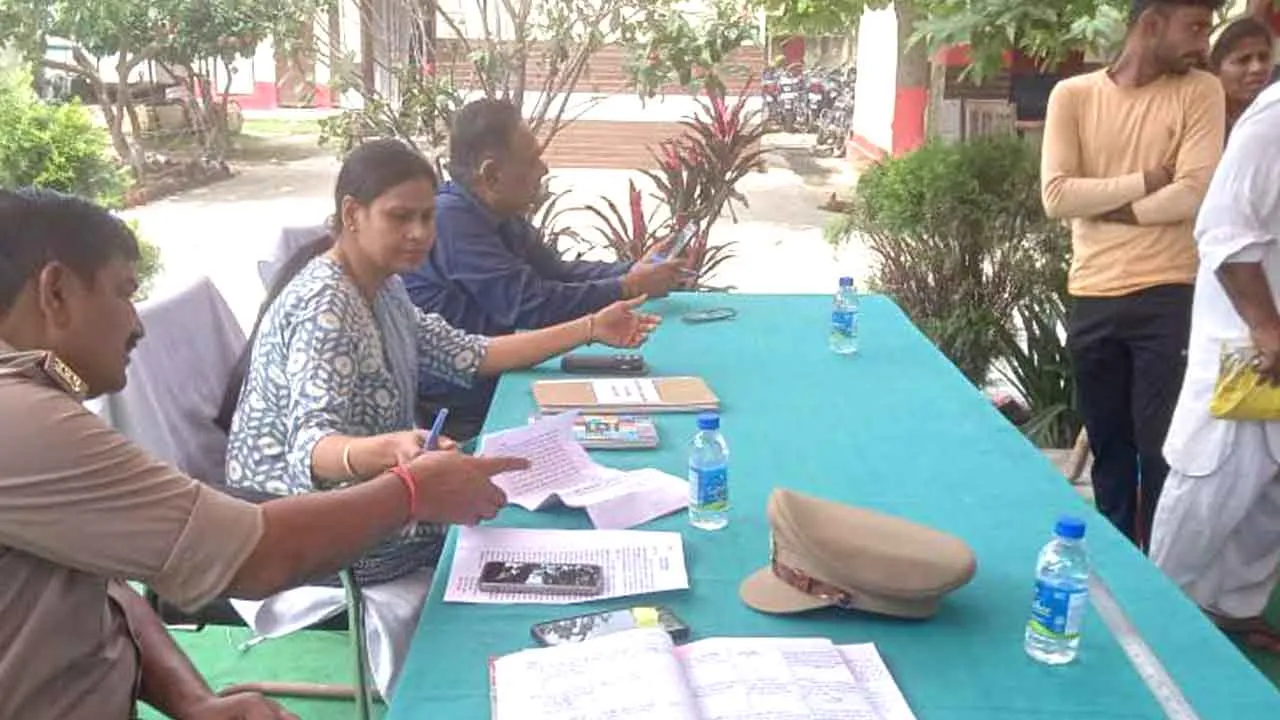 थाना समाधान दिवस में एसडीएम ने सुनी जनसमस्याएं