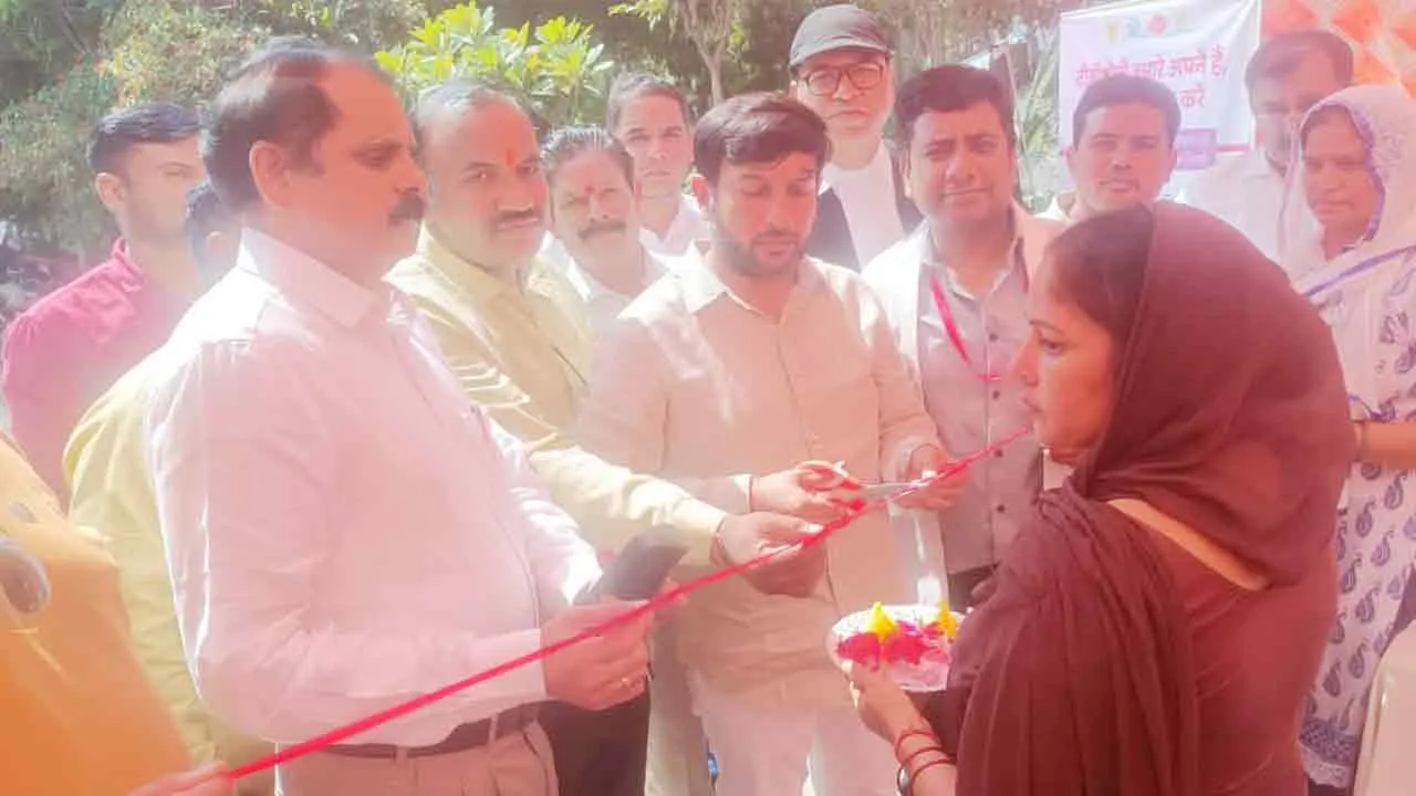 सीएचसी पर चिकित्सा जांच शिविर आयोजित, वितरित की दवाइयाँ